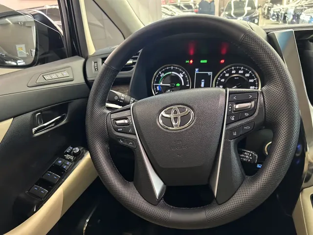 Toyota Vellfire — Фото автомобиля 15