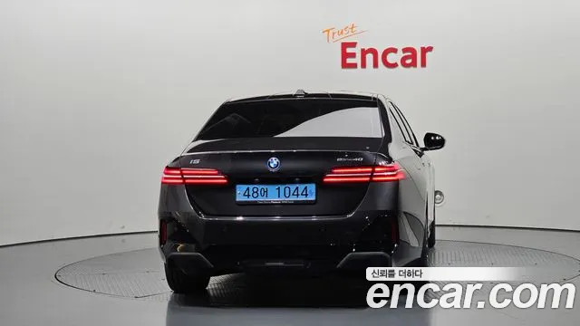 BMW i5 G60 — Фото автомобиля 4