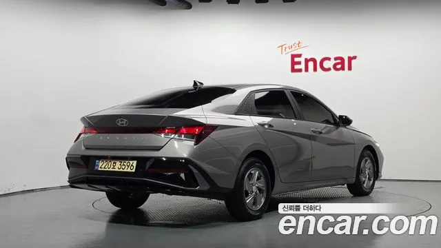 Hyundai Avante CN7 — Фото автомобиля 2
