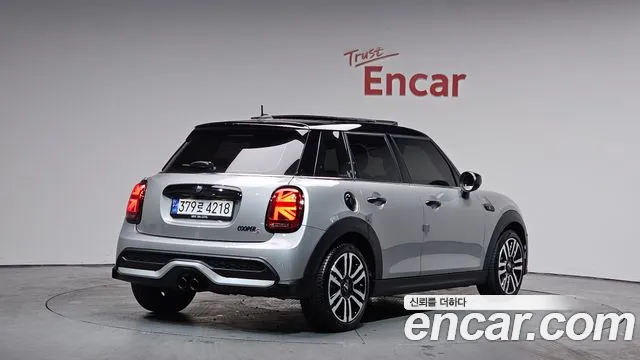Mini Cooper — Фото автомобиля 2