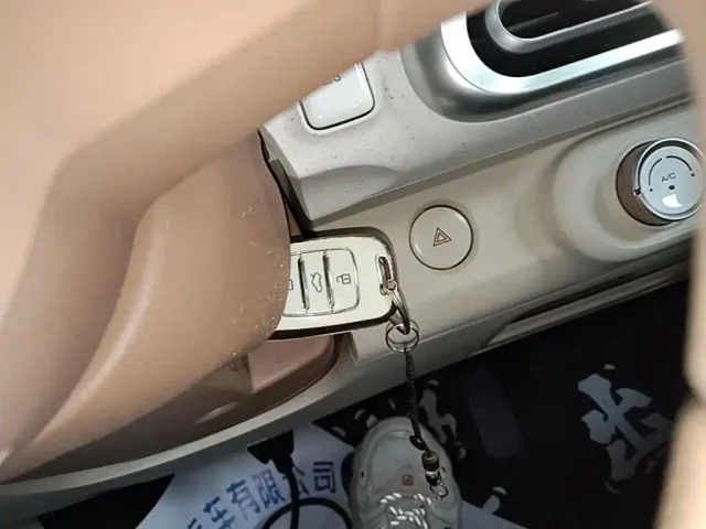 Wuling Hongguang Mini EV — Фото автомобиля 8