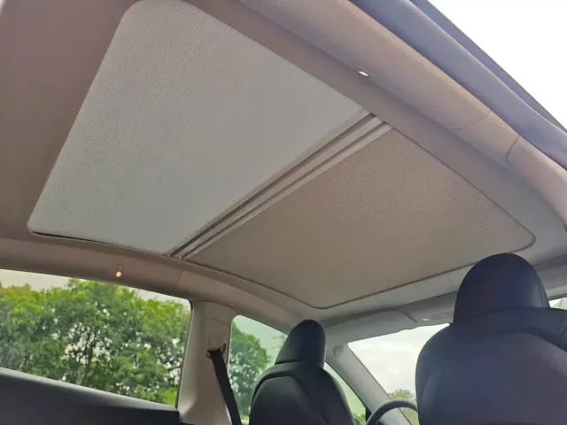 Tesla Model Y — Фото автомобиля 22