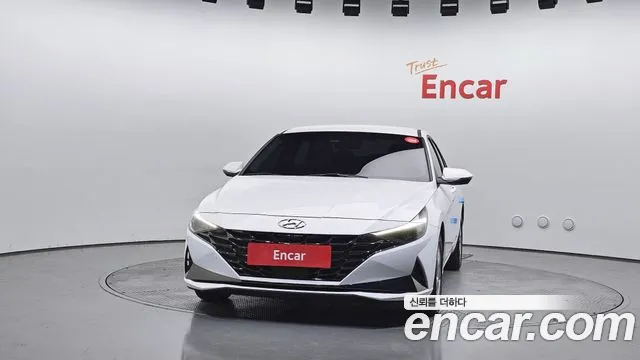 Hyundai AVANTE Avante (CN7) — Фото автомобиля 3