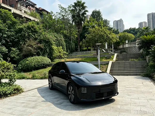 Фотография автомобиля — Li Auto i6