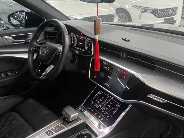 Audi A6L — Фото автомобиля 7