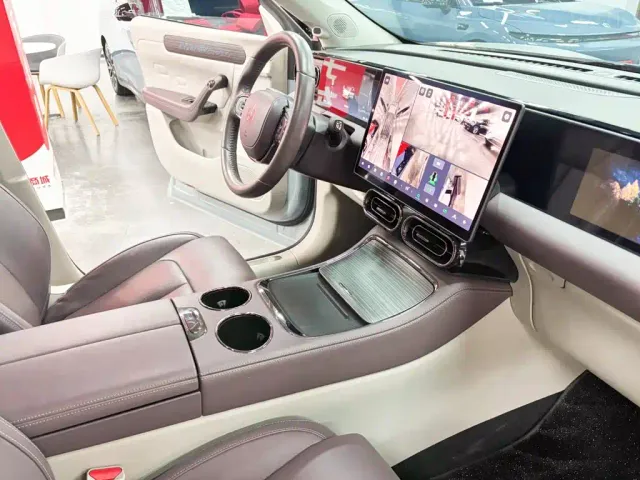 Leapmotor C11 — Фото автомобиля 16