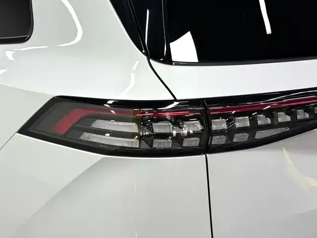Dongfeng eπ 008 — Фото автомобиля 9