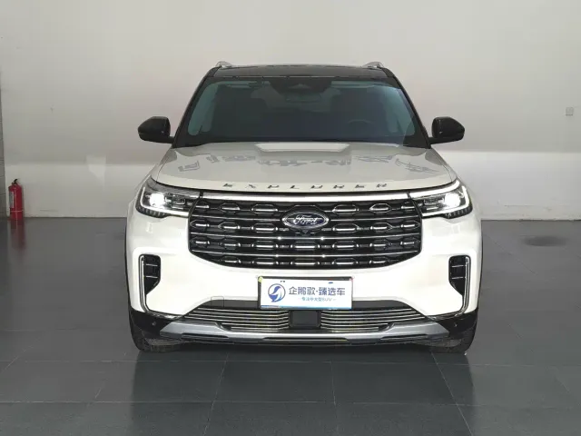 Ford Explorer — Фото автомобиля 2