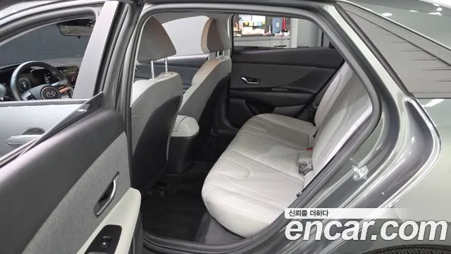Hyundai AVANTE Avante (CN7) — Фото автомобиля 11