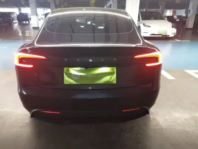 Tesla Model 3 — Фото автомобиля 5
