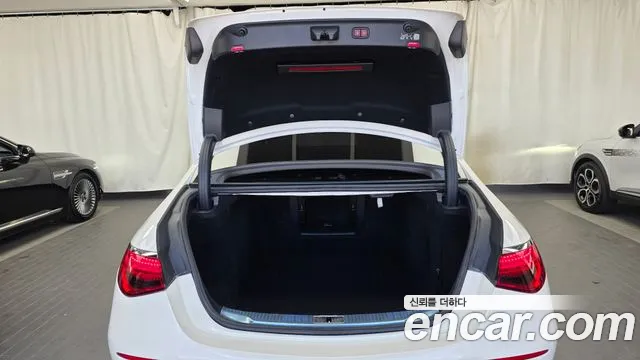 Mercedes-Benz S-Class — Фото автомобиля 20