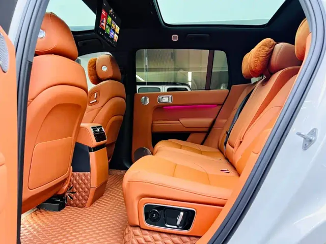 Li Auto L7 — Фото автомобиля 14