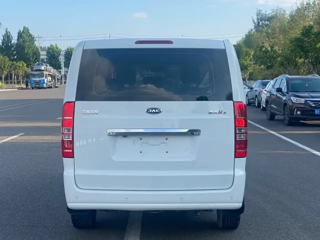 JAC Refine M3 — Фото автомобиля 11