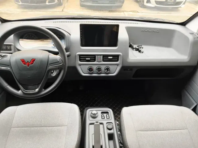 Wuling Yangguang — Фото автомобиля 7