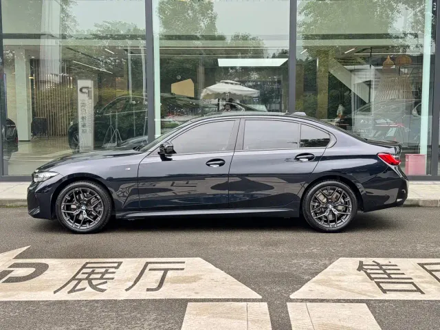 BMW 3 Series — Фото автомобиля 4