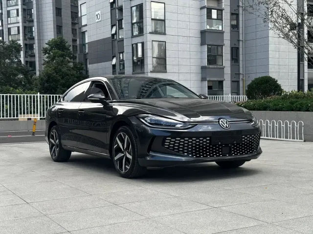 Volkswagen Lamando — Фото автомобиля 2