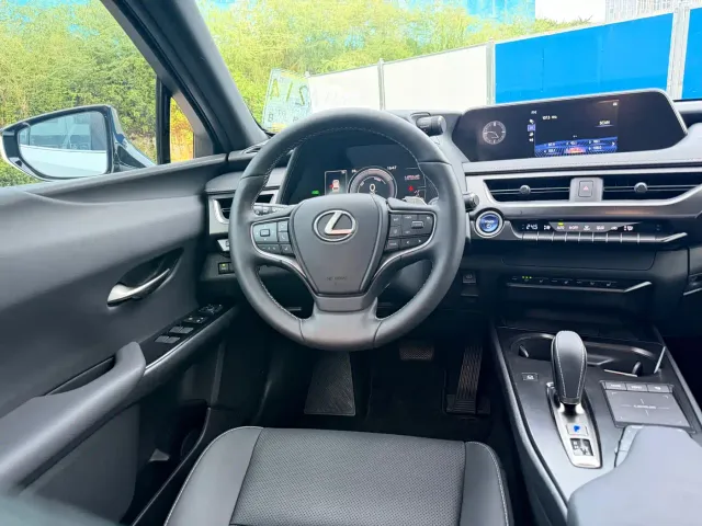 Lexus UX — Фото автомобиля 7
