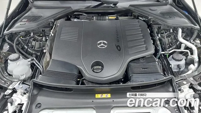Mercedes-Benz E-Class — Фото автомобиля 6