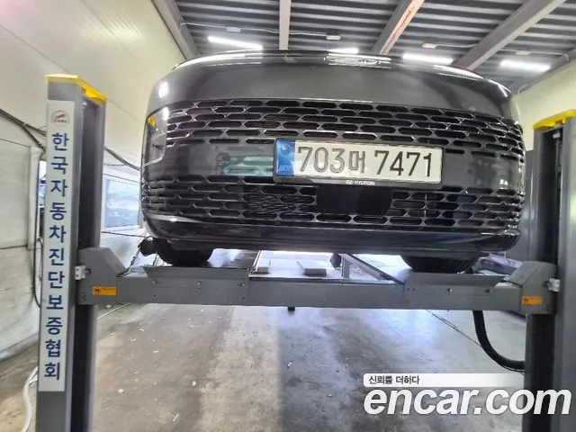 Фотография автомобиля — Hyundai Staria