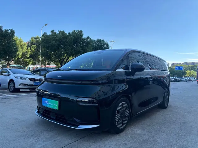 Фотография автомобиля — Geely Yizhen L380