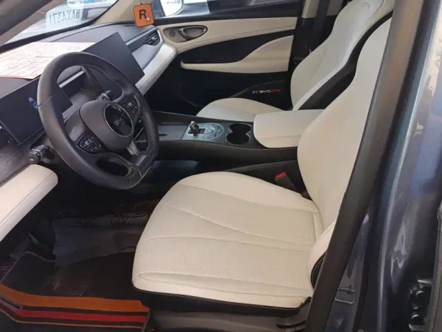 BYD Seal 05 DM-i — Фото автомобиля 9