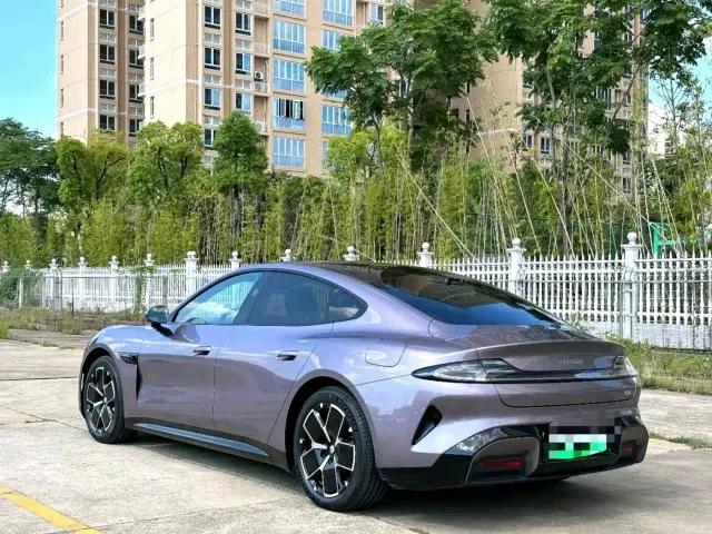 Xiaomi SU7 — Фото автомобиля 7