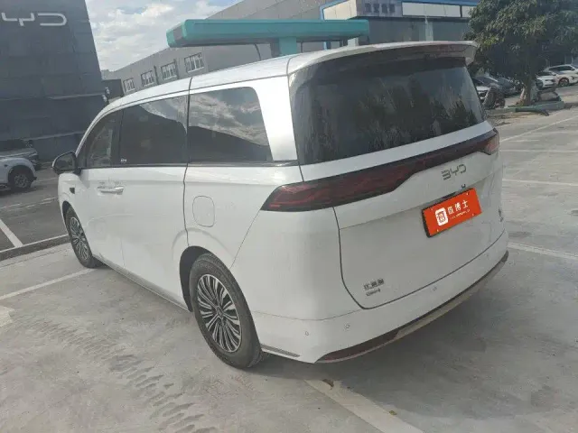 BYD Xia — Фото автомобиля 3