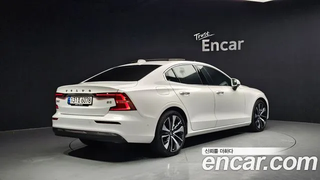 Вольво S60 S60 третьего поколения B5 Ultimate Bright — Фото автомобиля 2