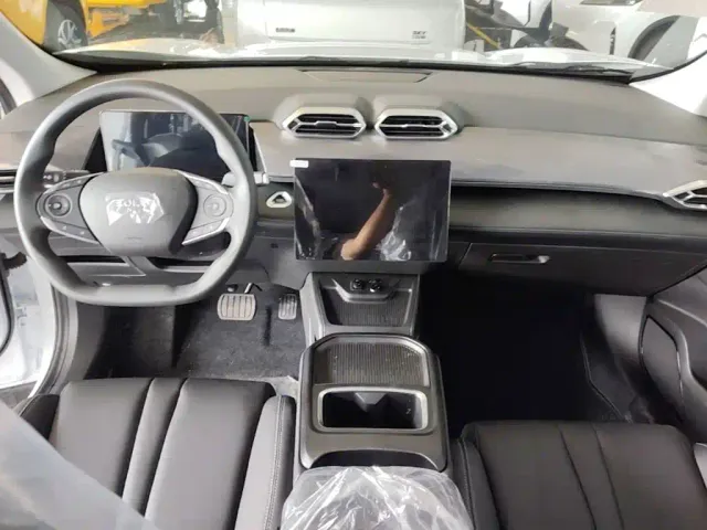 Dongfeng SKY EV01 — Фото автомобиля 9