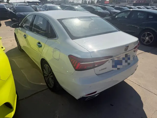 Roewe i6 — Фото автомобиля 9