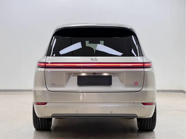 Li Auto L9 — Фото автомобиля 6