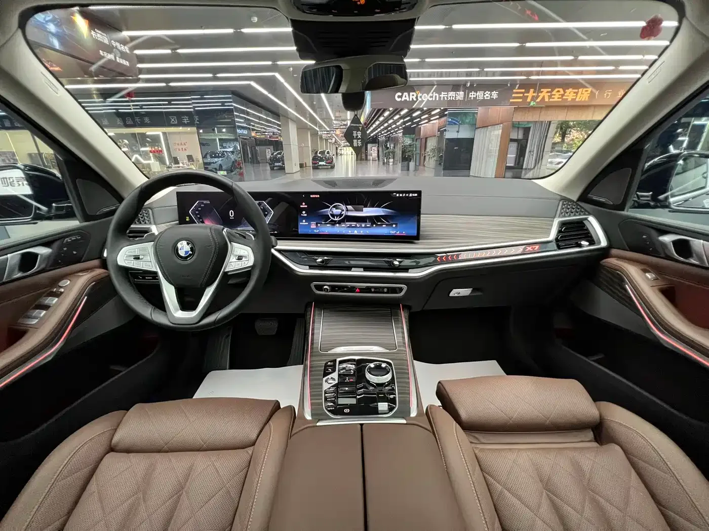 BMW BMW X7 2024 xDrive40i Leading Luxury Package — Фото автомобиля 11