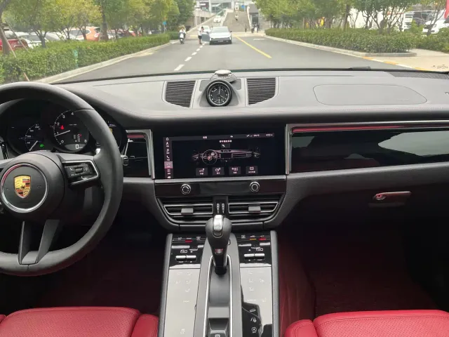 Porsche Macan — Фото автомобиля 7