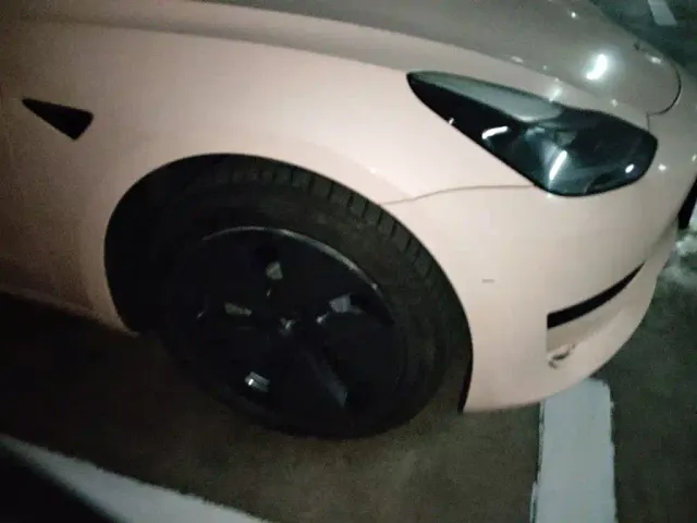 Tesla Model 3 — Фото автомобиля 25