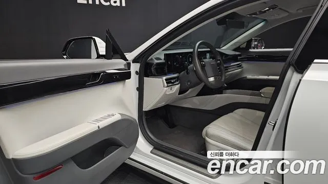 Hyundai Grandeur Grandeur (GN7) 2.5 Бензин 2WD — Фото автомобиля 4