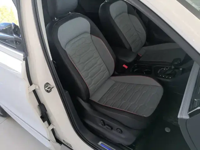 Volkswagen Tiguan L PHEV — Фото автомобиля 24