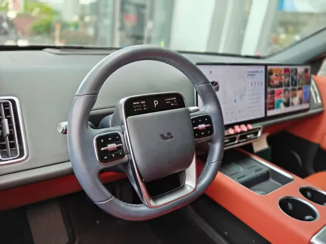 Li Auto L6 — Фото автомобиля 7