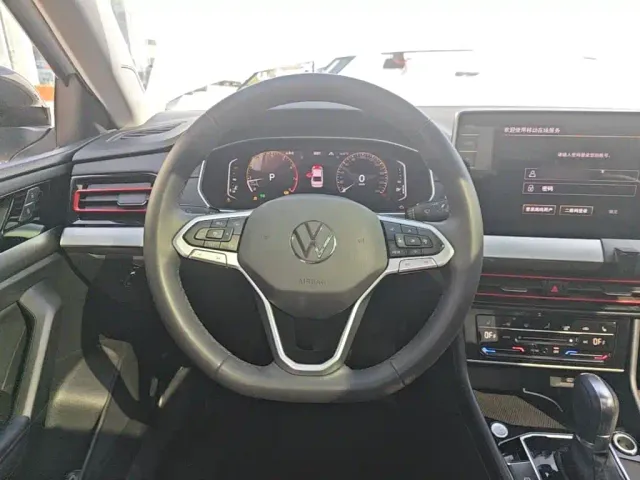 Volkswagen Lavida — Фото автомобиля 10