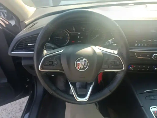 Buick Regal — Фото автомобиля 10