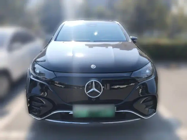 Mercedes-Benz EQE SUV — Фото автомобиля 4