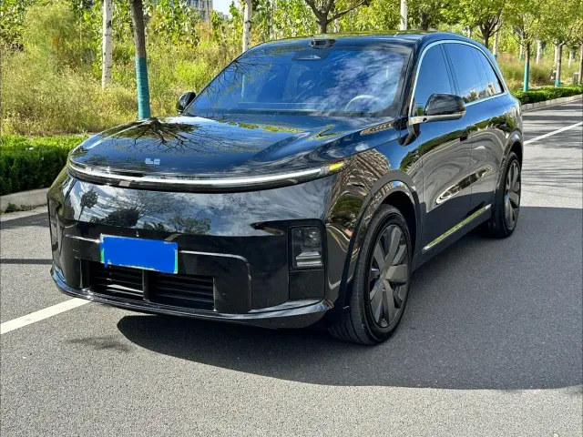 Li Auto L8 — Фото автомобиля 2