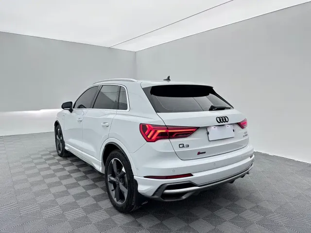 Audi Q3 — Фото автомобиля 4