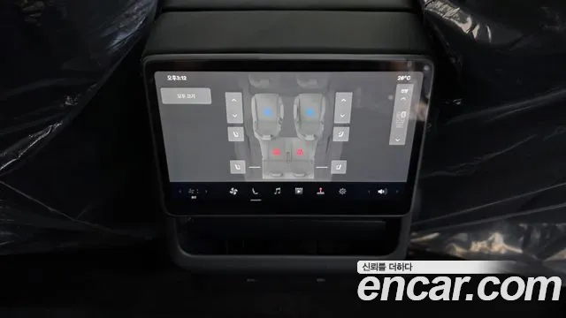 Tesla Model Y — Фото автомобиля 18