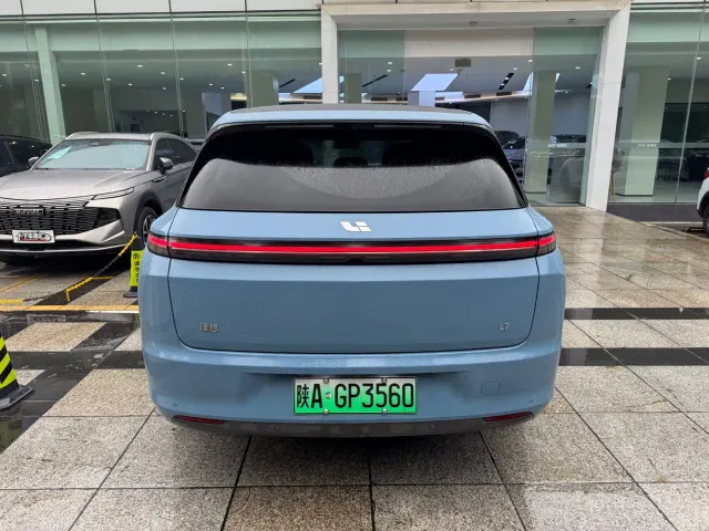 Li Auto L7 — Фото автомобиля 3