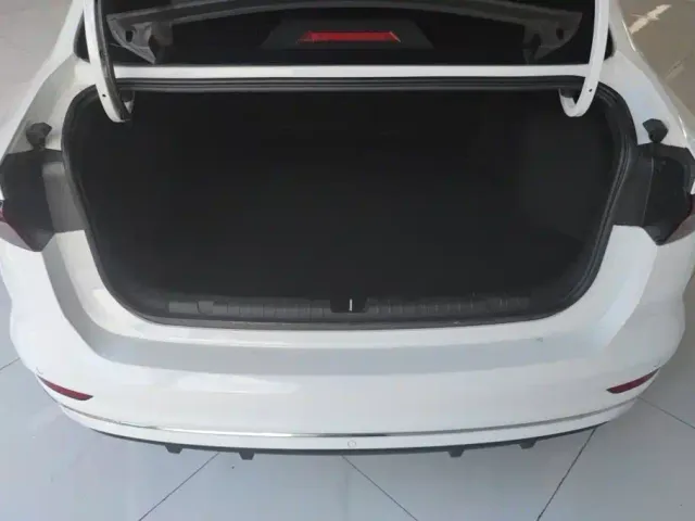 Geely Emgrand — Фото автомобиля 4