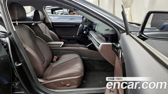 Hyundai Grandeur Grandeur (GN7) 2.5 Бензин 2WD — Фото автомобиля 11