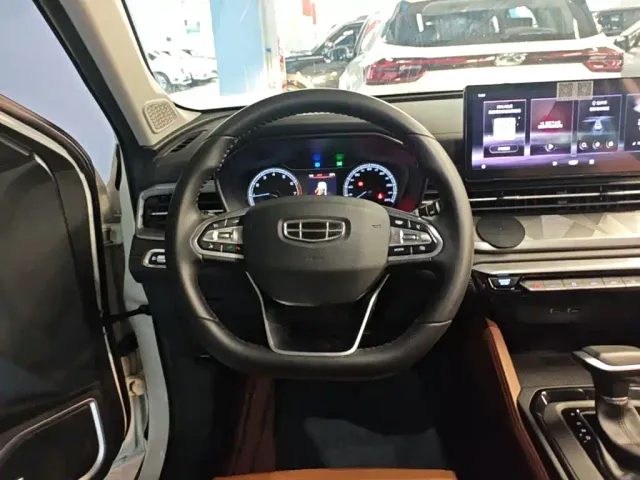 Geely Vision X6 — Фото автомобиля 10