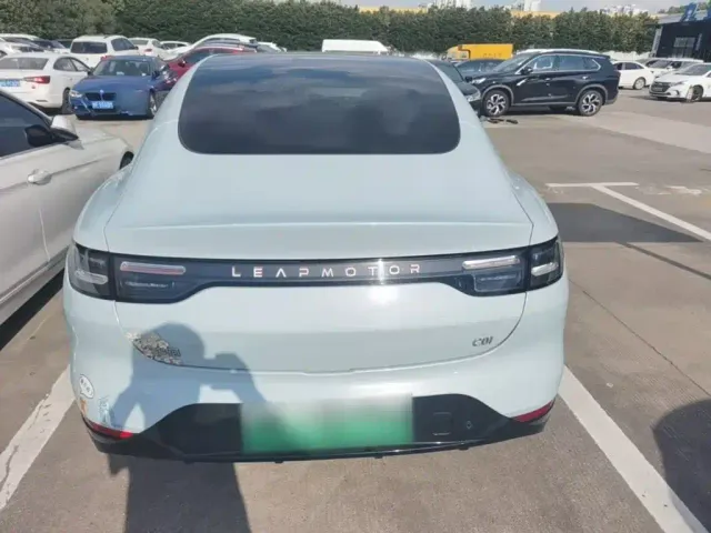 Leapmotor C01 — Фото автомобиля 5