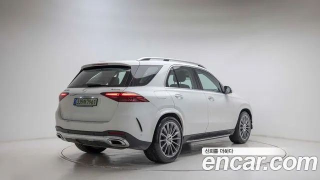Mercedes-Benz GLE-Class — Фото автомобиля 2