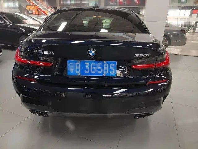 BMW BMW 3 Series 2020 330i M Sport Blackout Package — Фото автомобиля 15